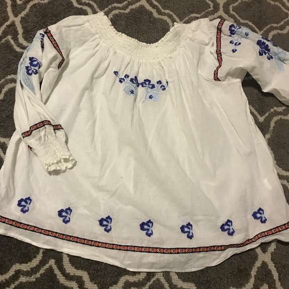 Embroidered shirt - Picture 2 of 2